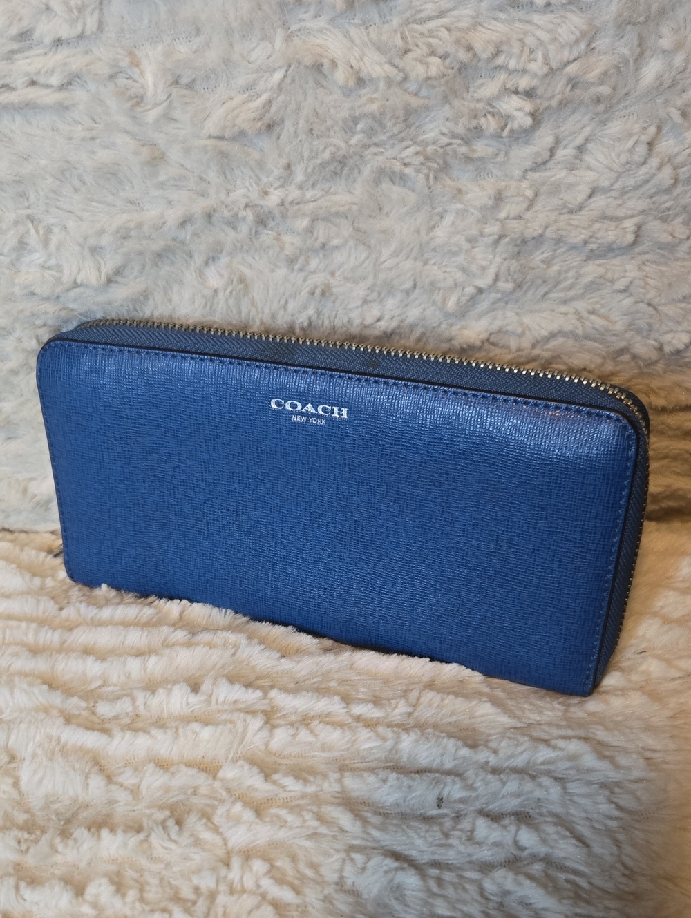 COACH New York Blue Zip-Around Leather Wallet Euc